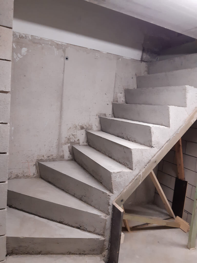betonwerken uitgevoerd door een aannemer uit laakdal creatie van een trap